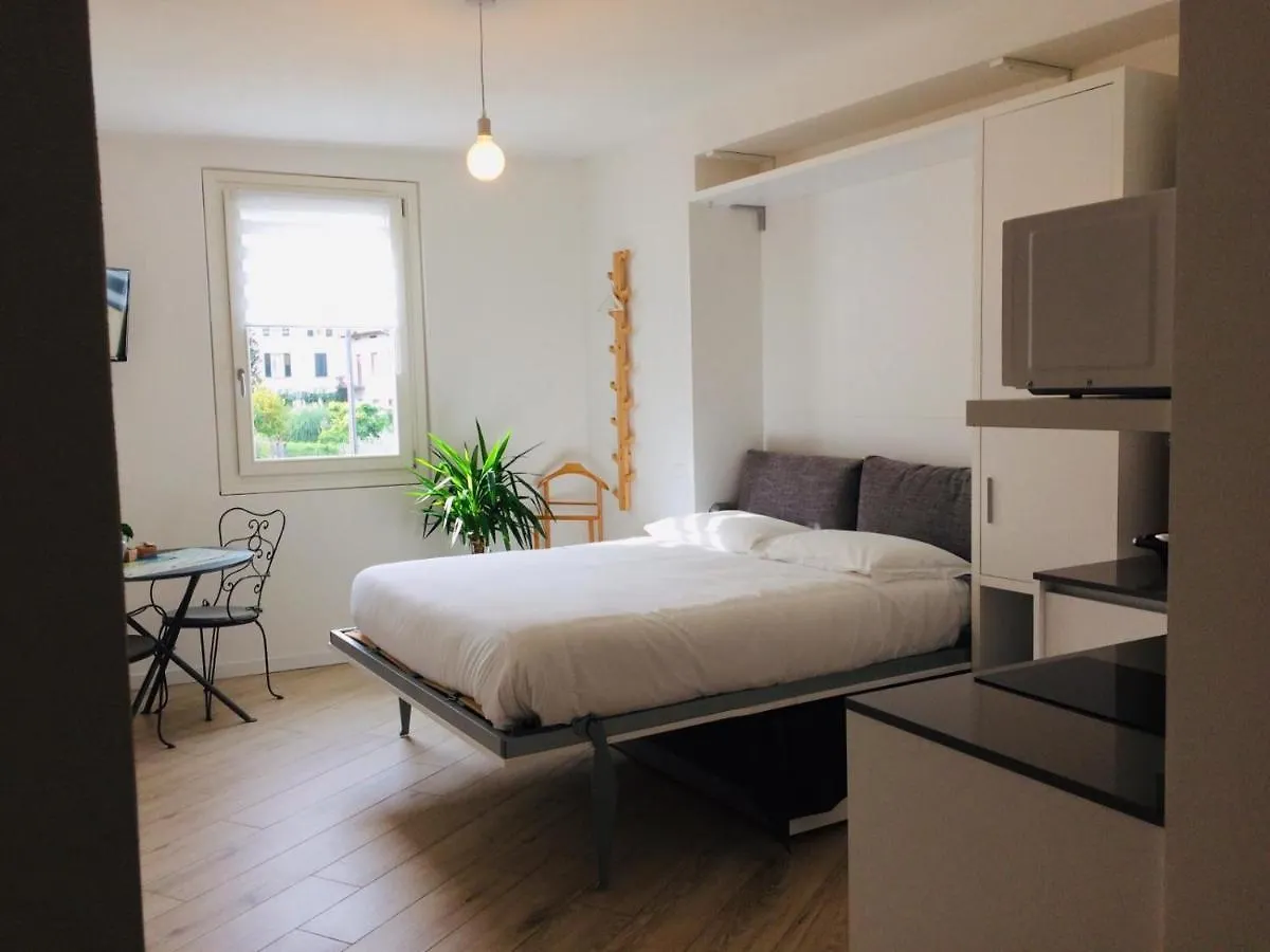 Bellagio Minimal Room 0*,  Italy